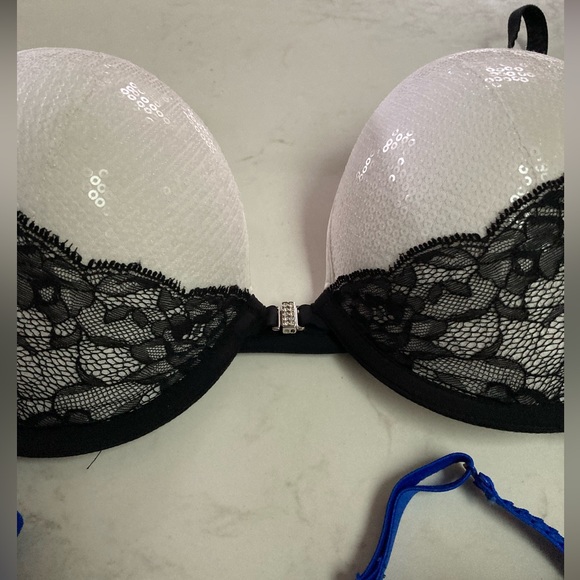 Pair of LaSenza Beyond Cleavage Sz 38C Front clasp Convertible Lace & Bead - Picture 4 of 16